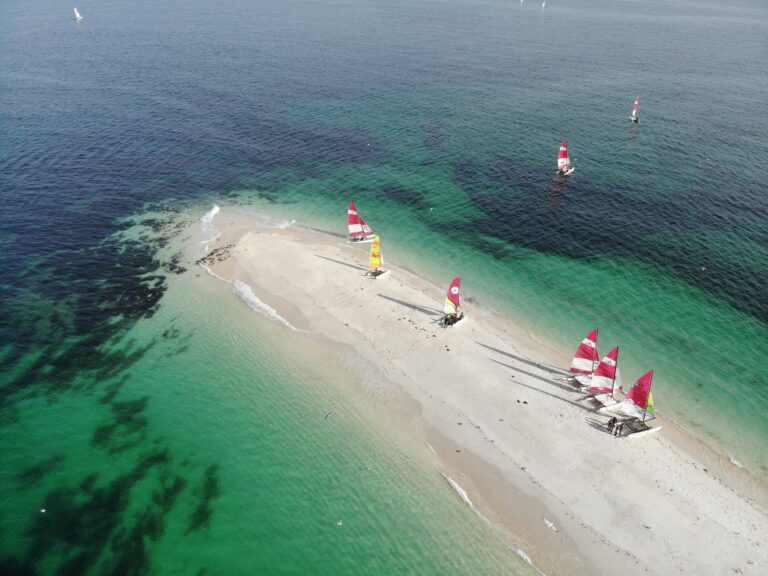 Plage de sable blanc de l’île Saint-Nicolas – archipel des Glénan